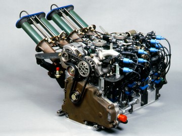 Mazda 787B zn&oacute;w w Le Mans